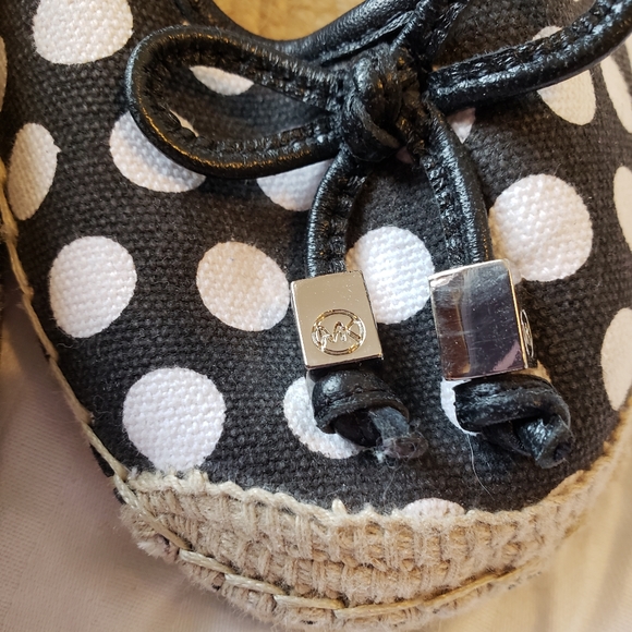 MICHAEL Michael Kors Shoes - NWOT MICHAEL, MICHAEL KORS shoes, size 9 Designer